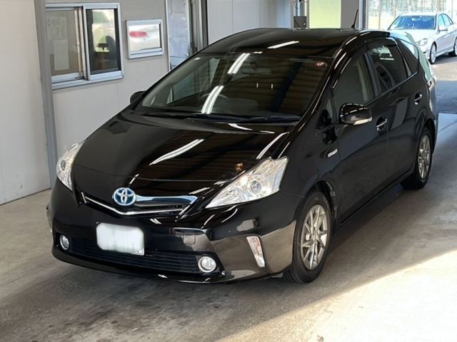 3531 Toyota Prius alpha ZVW41W 2014 г. (KCAA Minami Kyushu)